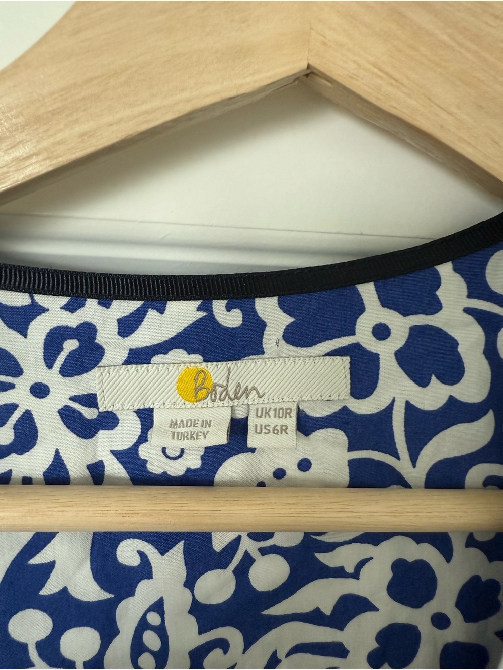 Boden Puff Sleeve Tiered Midi Dress 6 Blue Floral Cotton V Neck - Picture 9 of 11
